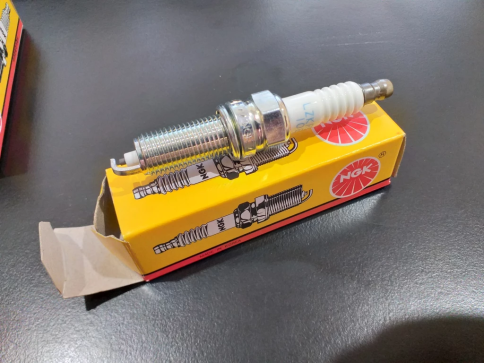 СВЕЧА NGK №1578 LZKR6B-10E фото 1